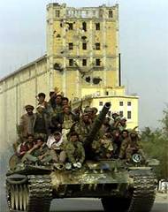 Tanks enter Kabul
